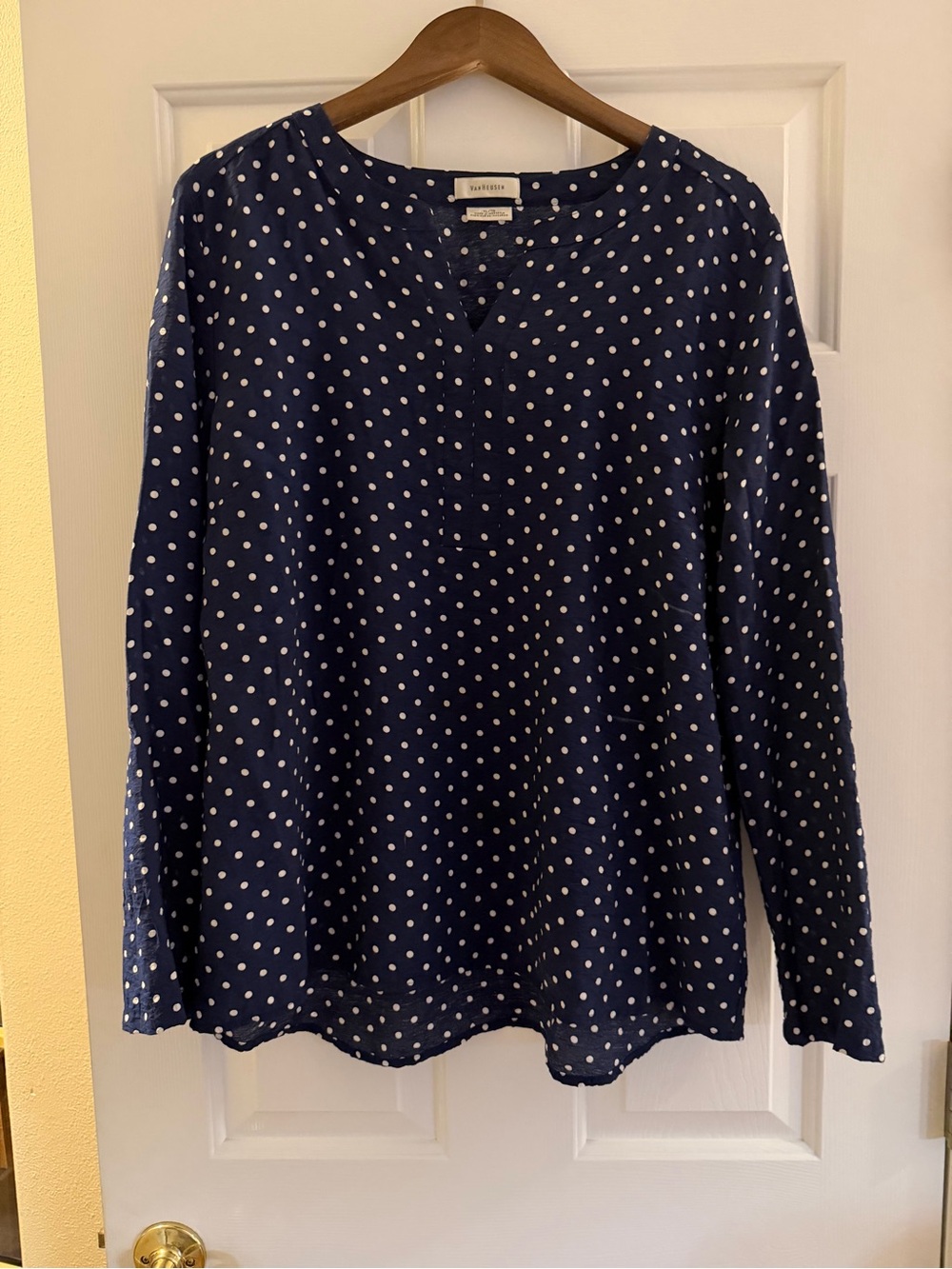 Van Heusen Navy Blue Long-Sleeve Polka Dot Blouse. Size XL